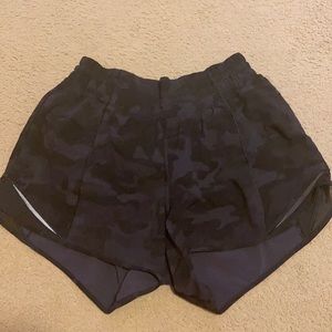 camo lululemon shorts 4’ high rise